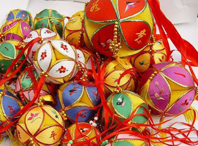 壮族习俗:抛绣球 壮族习俗:抛绣球