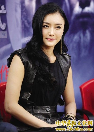 秦岚即将有两部“吕后作品”面世,但她说这不是自己的初衷,“为何要自己和自己PK呢?”新京报记者 郭延冰 摄 秦岚即将有两部“吕后作品”面世,但她说这不是自己的初衷,“为何要自己和自己PK呢?”新京报记者 郭延冰 摄