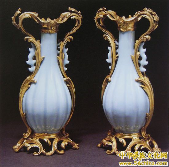 清朝蓝釉瓶 清朝蓝釉瓶