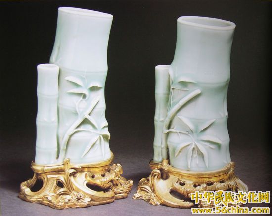 清朝青釉竹节笔筒 清朝青釉竹节笔筒