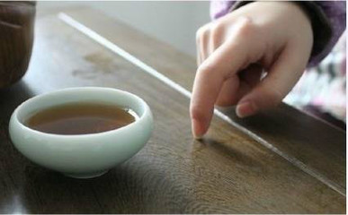 叩指礼及其由来 叩指礼及其由来