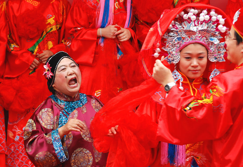 婚俗礼仪中媒婆的作用 婚俗礼仪中媒婆的作用