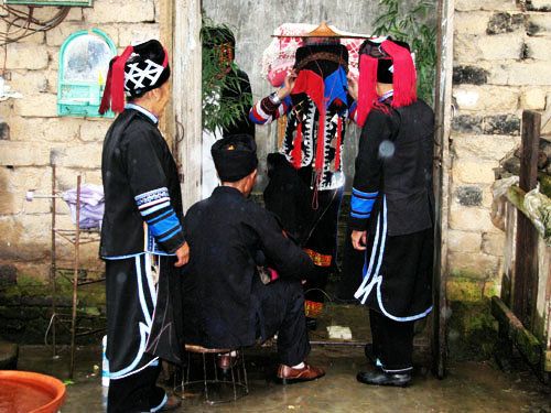 新娘敲掉牙 古老的仡佬族婚俗 \