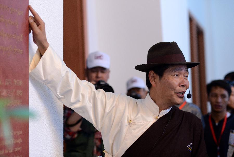 “老牦牛”吴雨初正在西藏牦牛博物馆为观众讲解。 “老牦牛”吴雨初正在西藏牦牛博物馆为观众讲解。