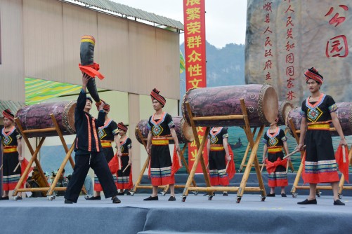 2016年天峨县迎新春群众性文化活动暨旅游推介会之壮乡刨汤节(图)